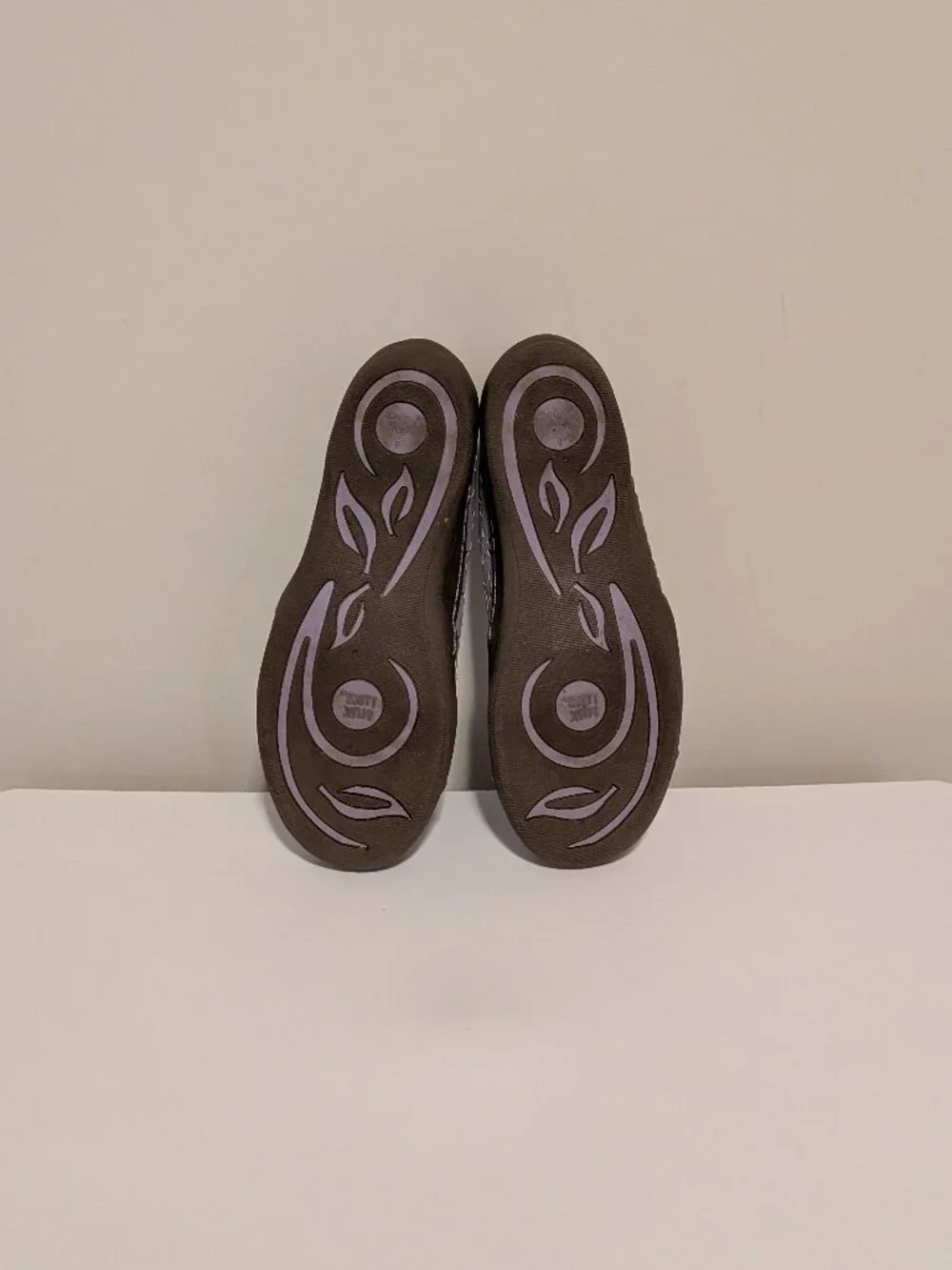 Muk Luks Sandy Slip Ons, Lilac, Size 8